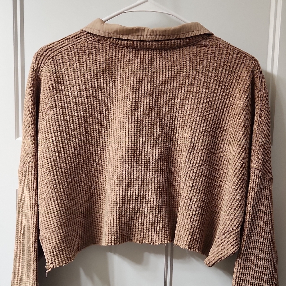 NWT Blue Velvet Tan Cropped Button-Up Top - S - Picture 6 of 6